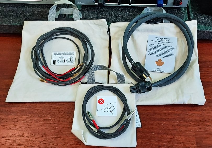 Luna Cables Gris - test. Kable pakowane są w bawełniane torby (fot. wstereo.pl)