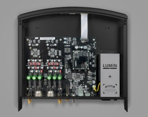 Lumin T3 - test. Przemyślane i uporządkowane wnętrze. Urządzenie jest zbalansowane (fot. Lumin)