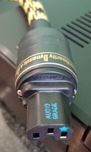 Hijiri SM2R-L “Sound Matter” – test. Oznaczono, gdzie powinna znajdować się faza (wstereo.pl)