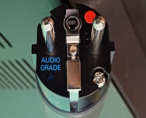 Hijiri SM2R-L “Sound Matter” – test. Wtyki są rodowane (fot. wstereo.pl)
