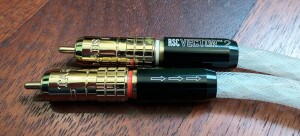 Tara Labs RSC Vector 2 - firmowe zakręcane wtyczki (fot. wstereo.pl)