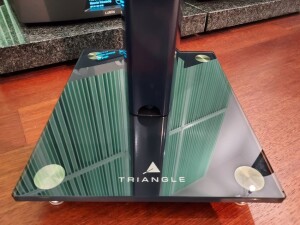Triangle Capella - test. Do kompletu można dokupić dedykowane kolumnom podstawki (fot. wstereo.pl)