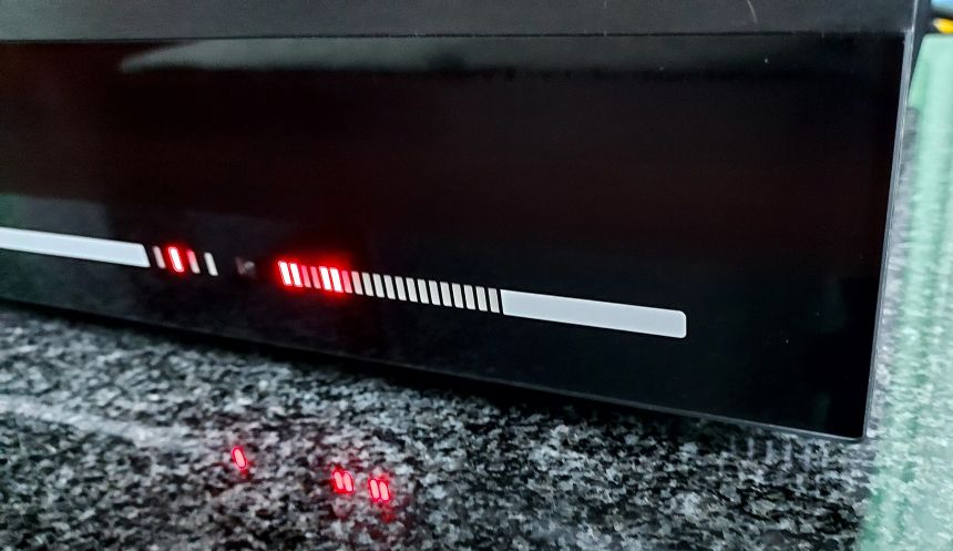 MORE Audio CS100 - test. Do wyświetlacza trzeba się przyzwyczaić, ale działa bardzo dokładnie (fot. wstereo.pl)