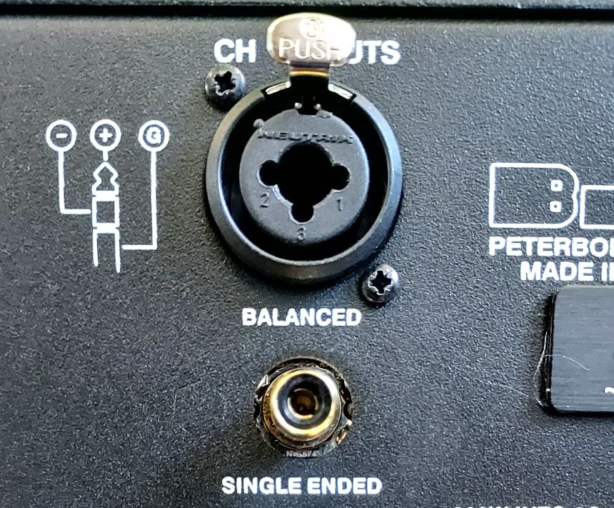 Bryston 4B³ - test. Ciekawe gniazda XLR/Jack (fot. wstereo,pl)