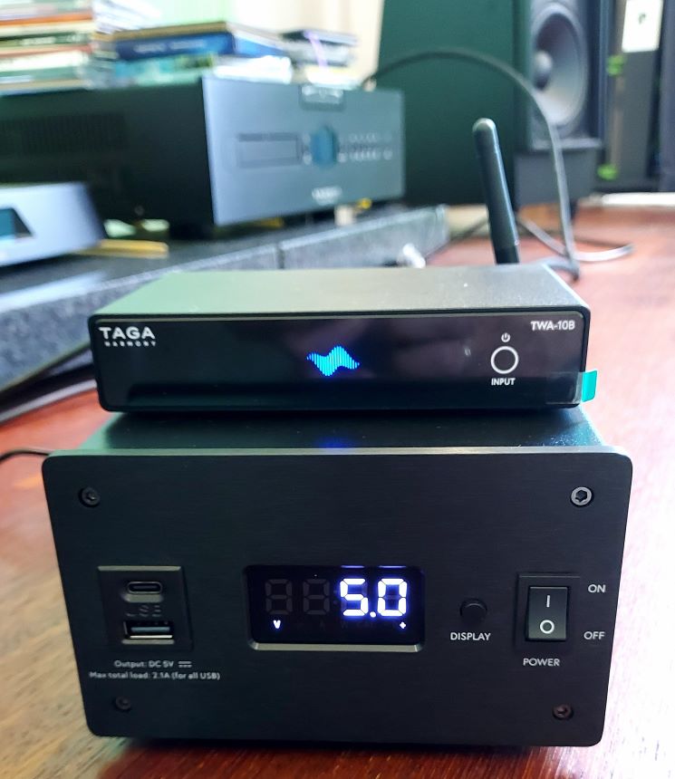 TAGA Harmony LPS-100 - test. Zasilacz w czasie odsłuchu (fot. wstereo.pl)