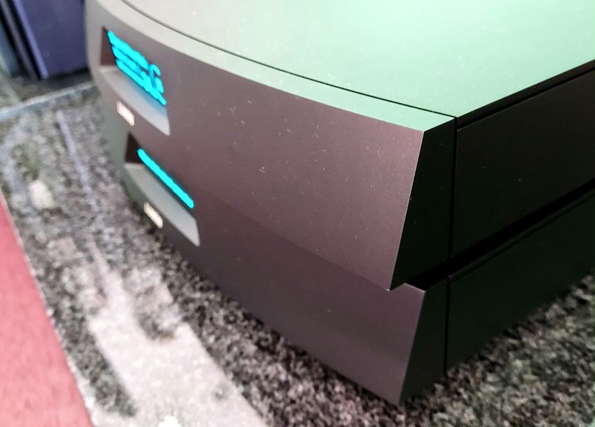 Lumin T3x - test. Inny charakterystyczny element - przednie panele (fot. wstereo.pl)