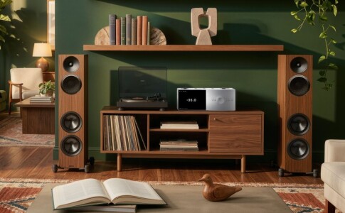 Paradigm Premier 820 V2 Zajawka